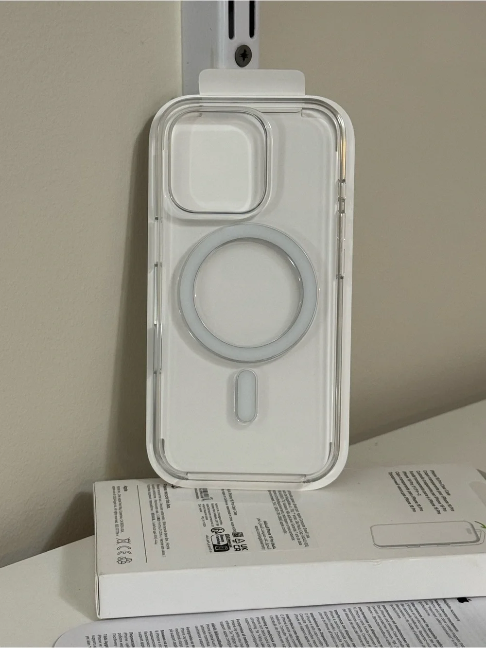 Genuine Apple iPhone 16 Pro Clear Case with MagSafe Open Box ​​